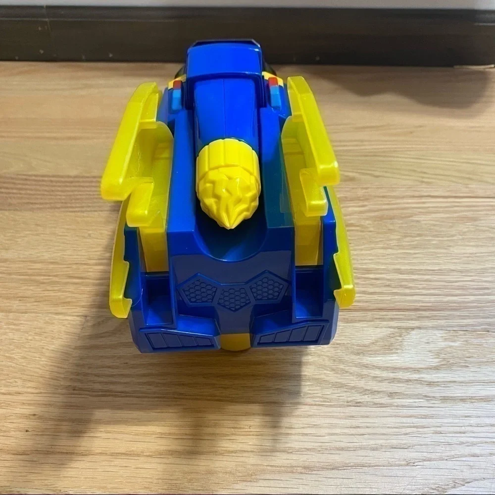 Paw Patrol Large Deluxe Chase Transforming Car Charged Up